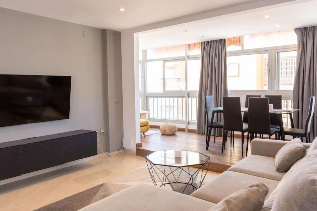 Piso Precioso Primera Linea Mar - 2 Br Fuengirola