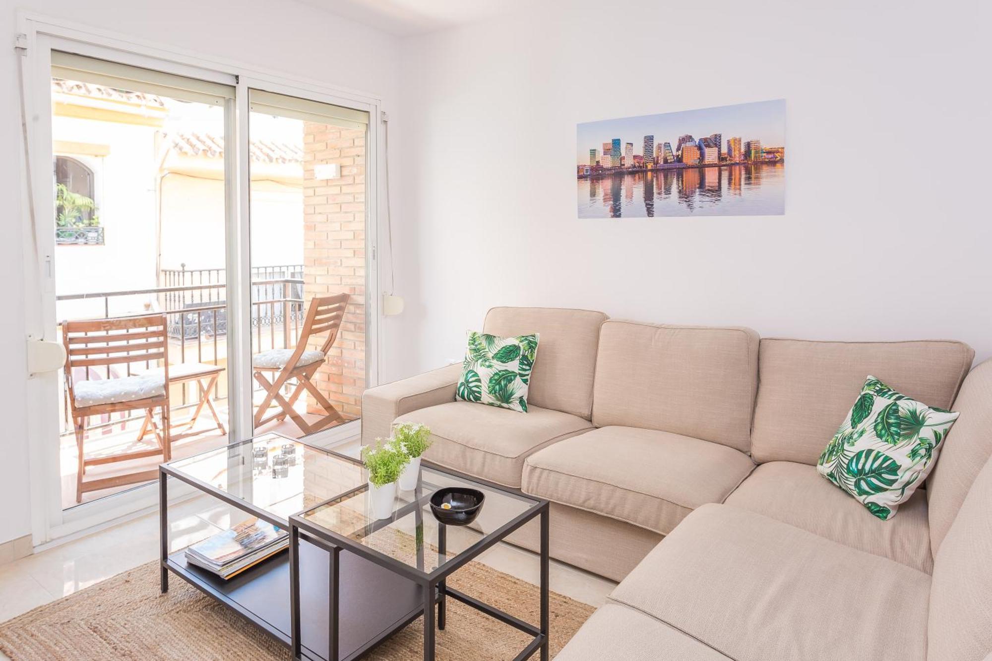 3br Centre - *