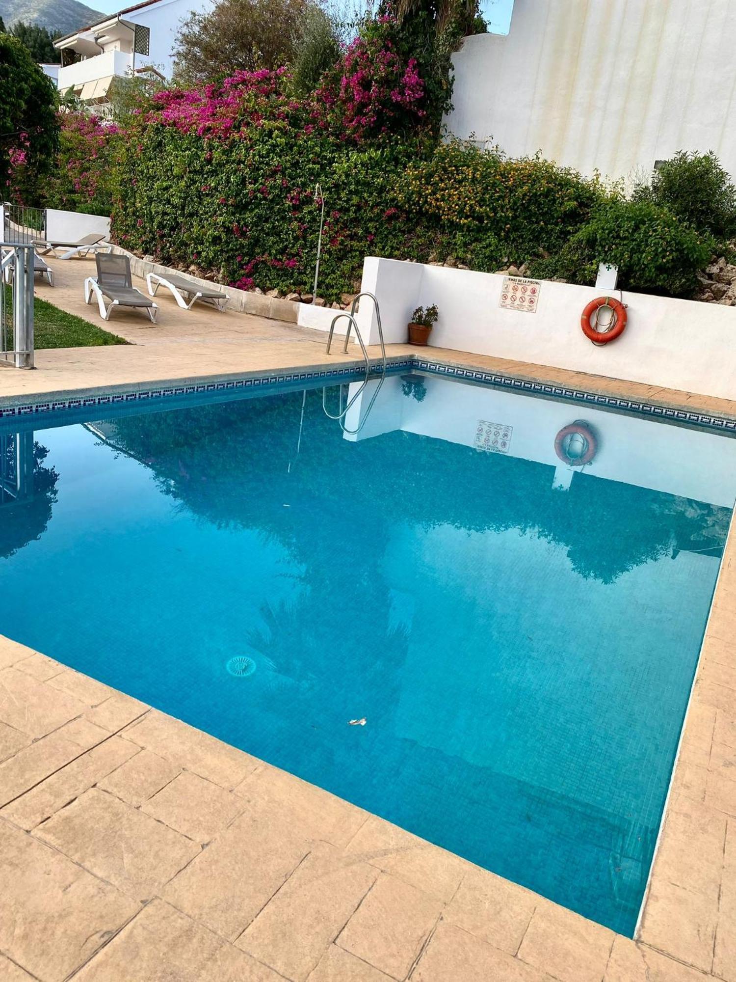 Apartament Pool & Parking Apartment