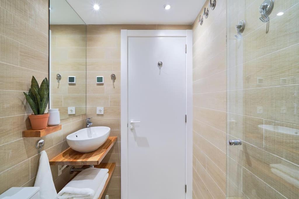 Stunning Seaview Terrace One-bedroom Apartment Fuengirola