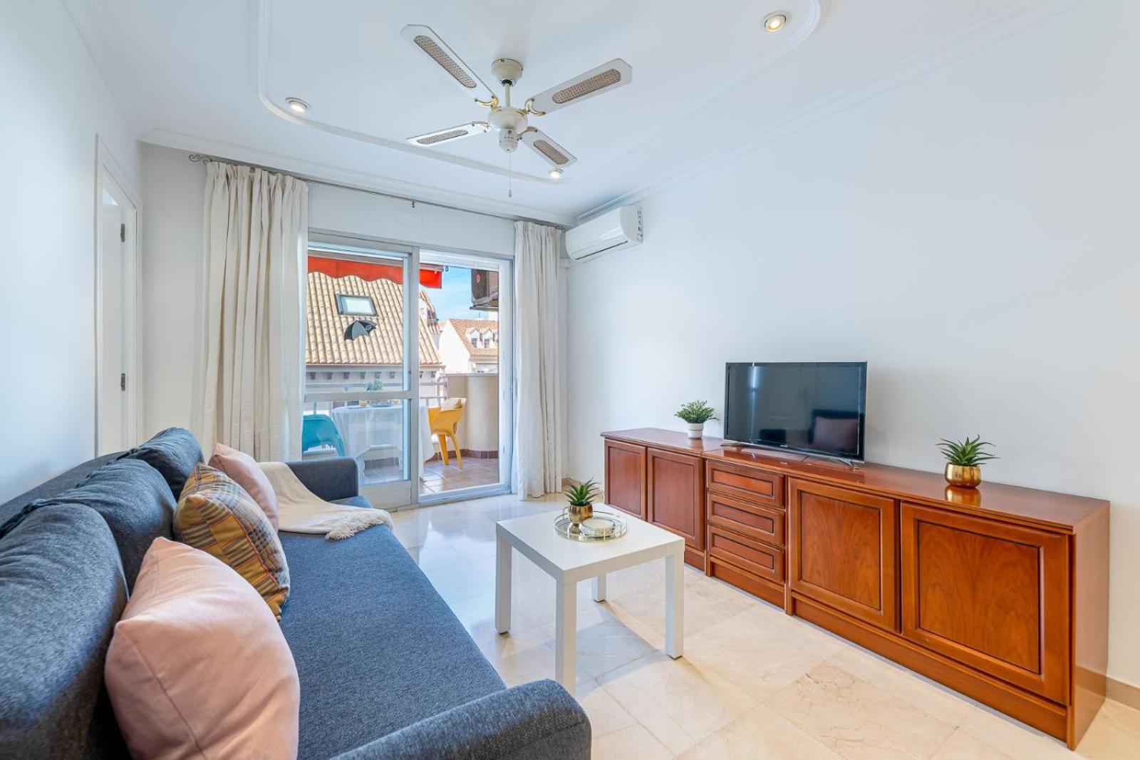 797 Rentals- Renovado Piso En El Paseo Maritimo Fuengirola