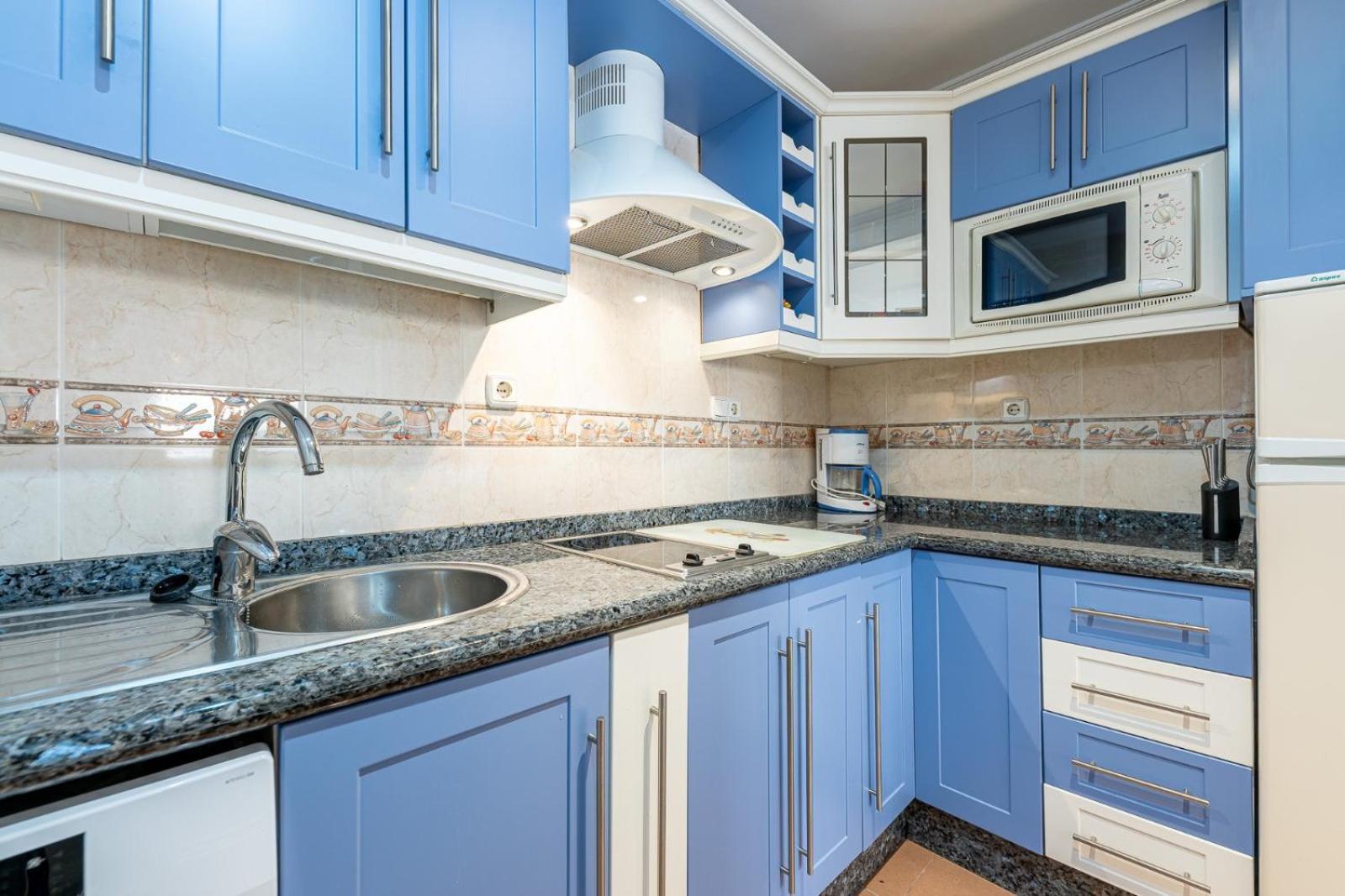 797 Rentals- Renovado Piso En El Paseo Maritimo