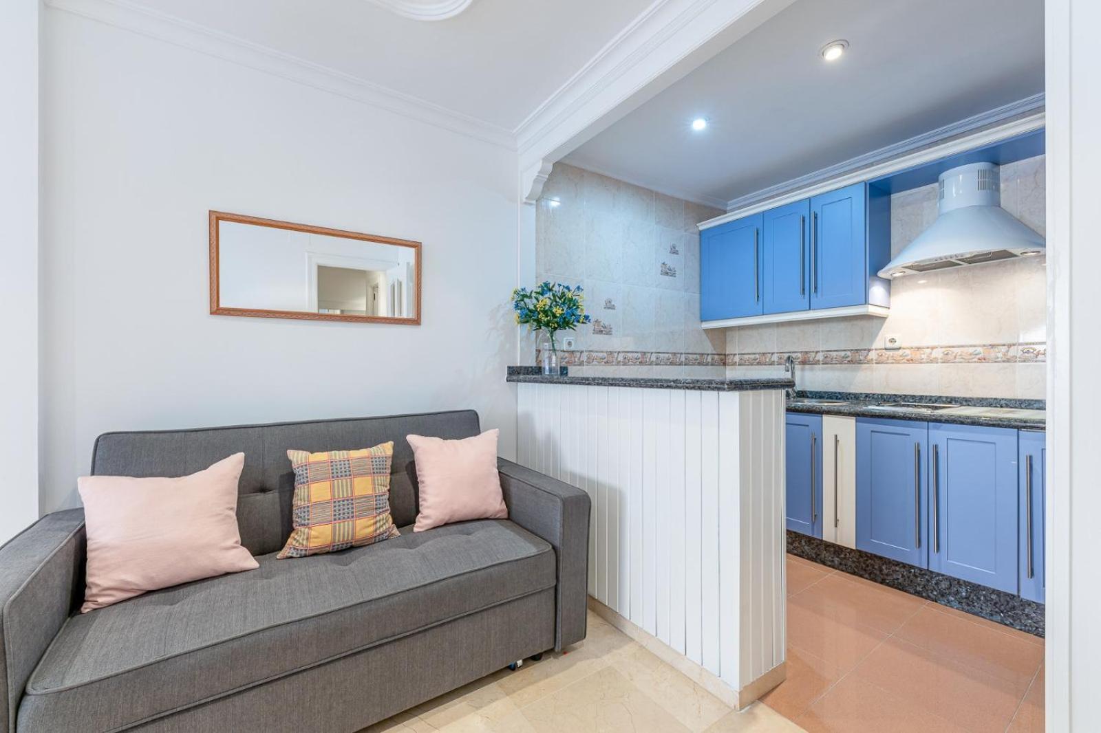 797 Rentals- Renovado Piso En El Paseo Maritimo Fuengirola