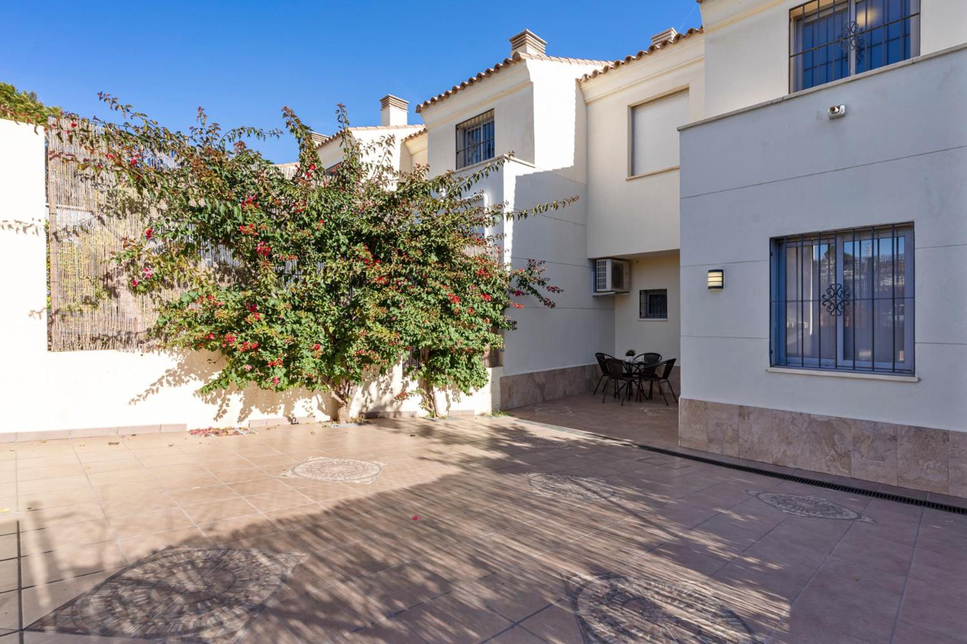 Stunning Townhouse With Pool, Gym And Seaviews By Costarentals - Ref 162 Apartment