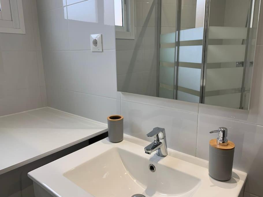 Con Encanto Y Piscina Apartment