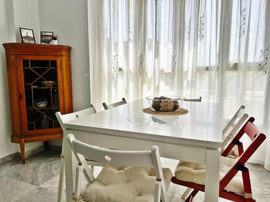 Luminoso Y Espacioso Apartamento De Playa! * Fuengirola