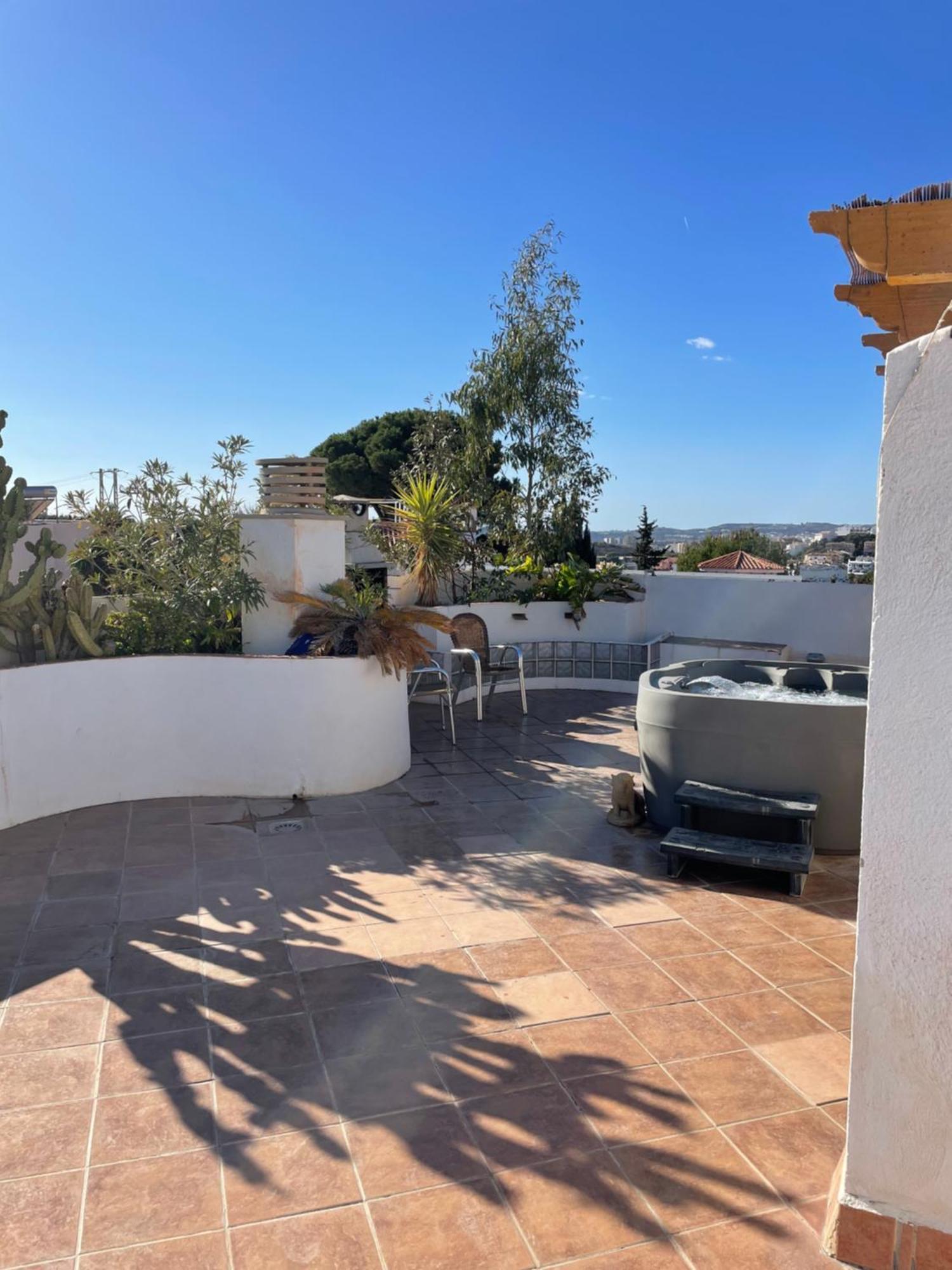 Huoneisto Penthouse With Private Roof Terrace And Jacuzzi Fuengirola
