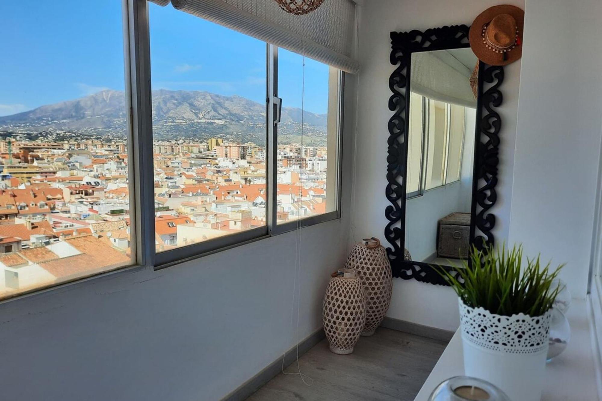 Paseo Del Rey - 2 Bedrooms Oceanfront Apartamento Fuengirola