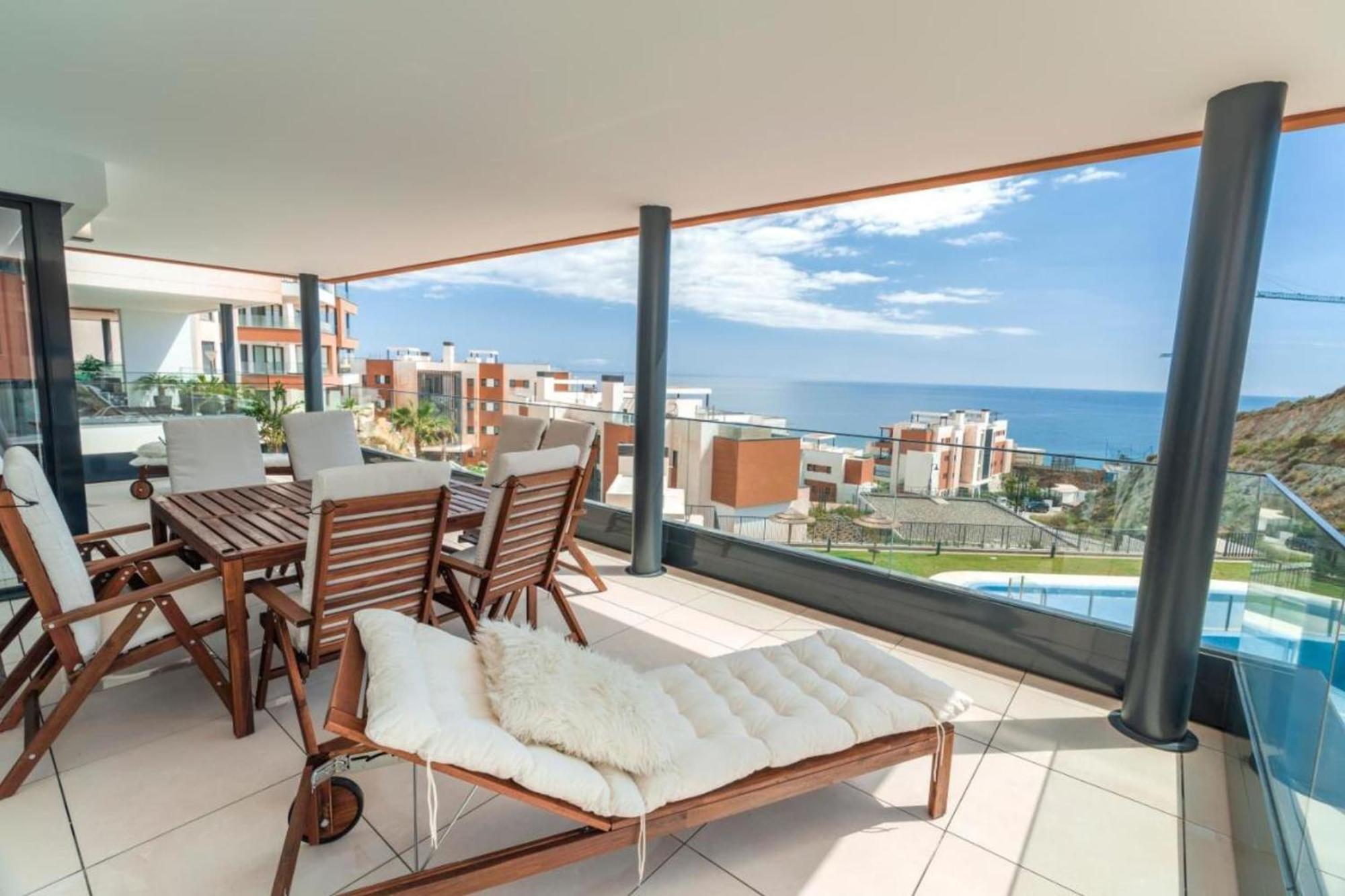 Stunning Modern In Middel Views Higueron