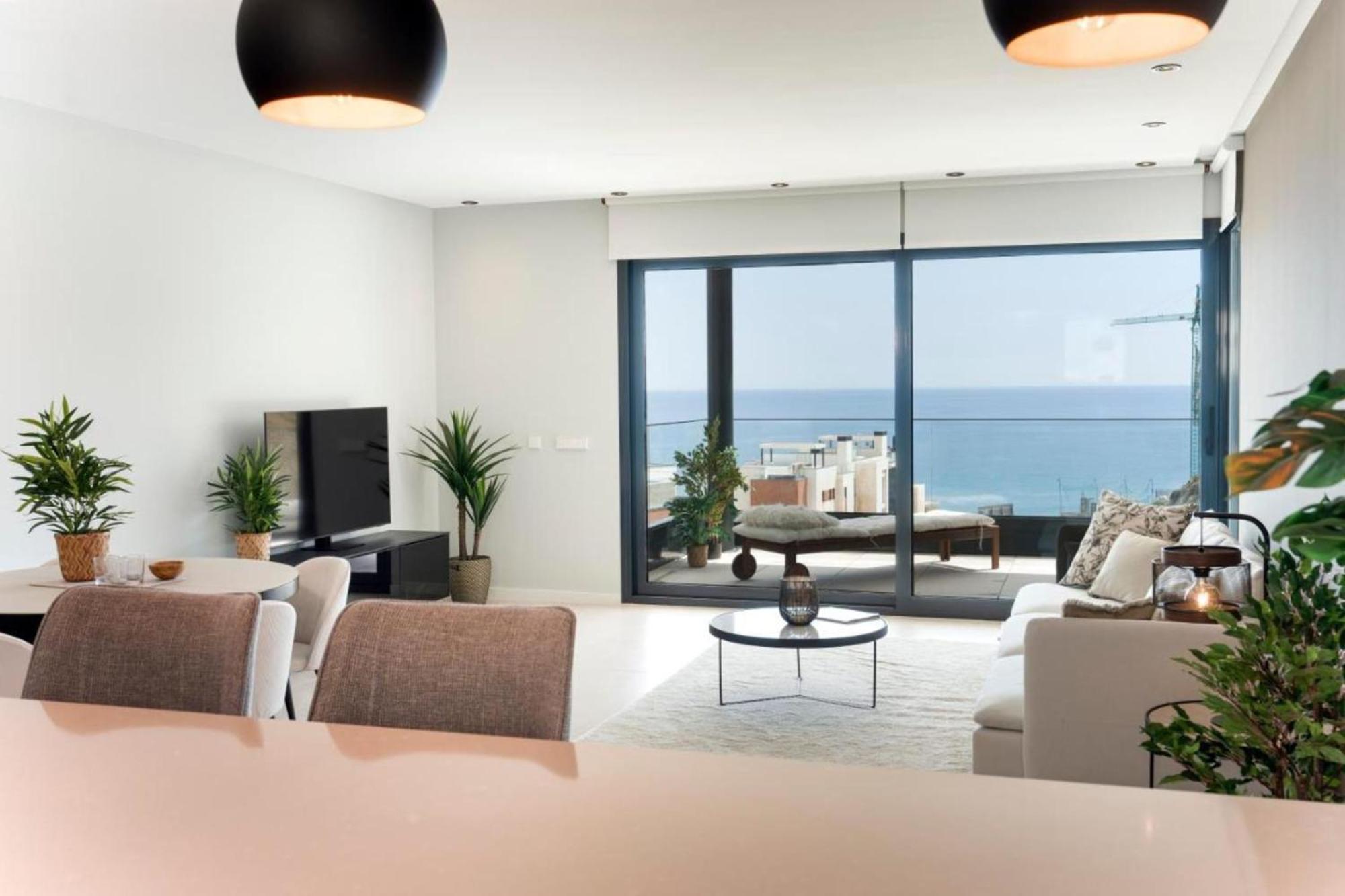 Huoneisto Stunning Modern In Middel Views Higueron