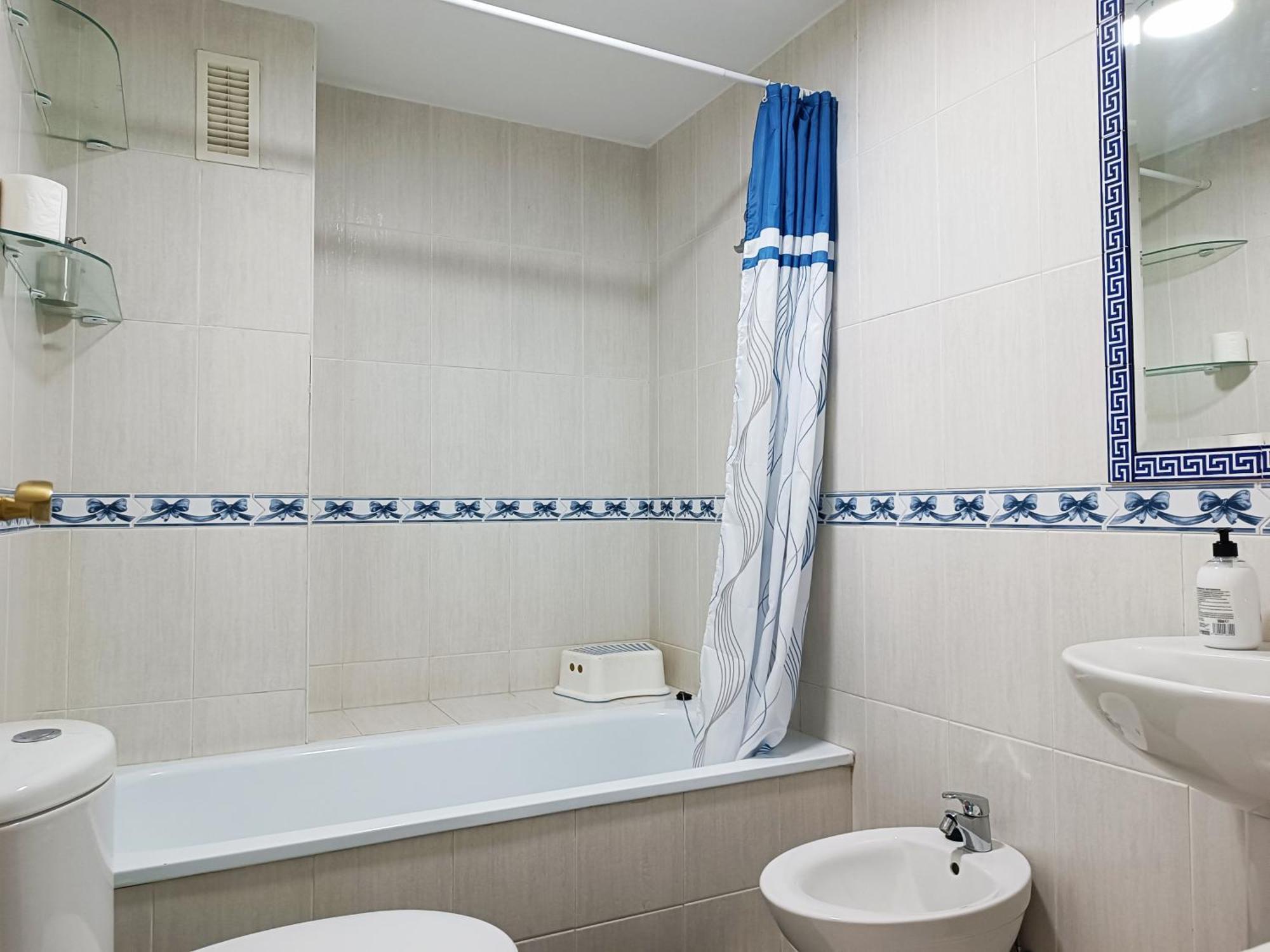 Gua - 4 Dorm, 8 Pers, Piscinas, Jardines, Parking, Playa
