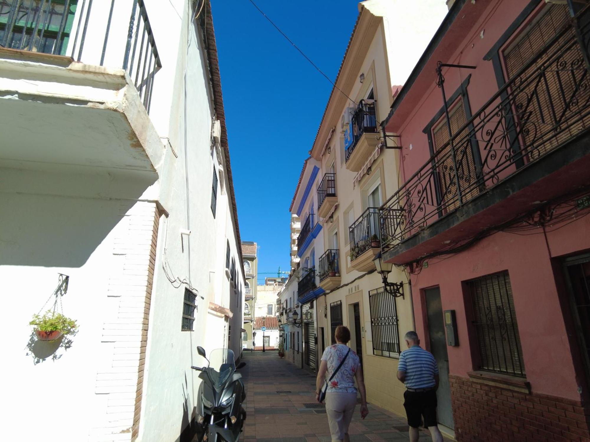 Holidays Sun & *