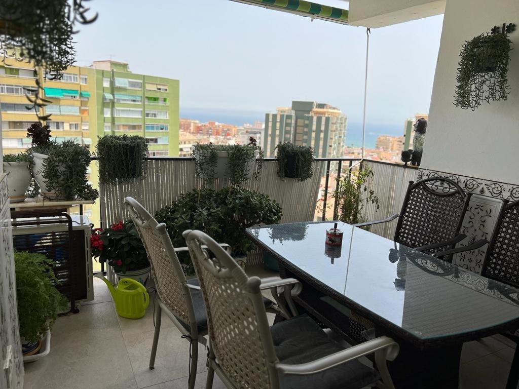 Cosy With Seaviews, Pool Close To Beach. Apartment