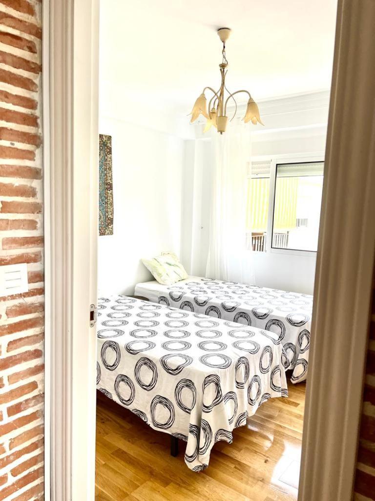 Cosy With Seaviews, Pool Close To Beach. Apartment Fuengirola