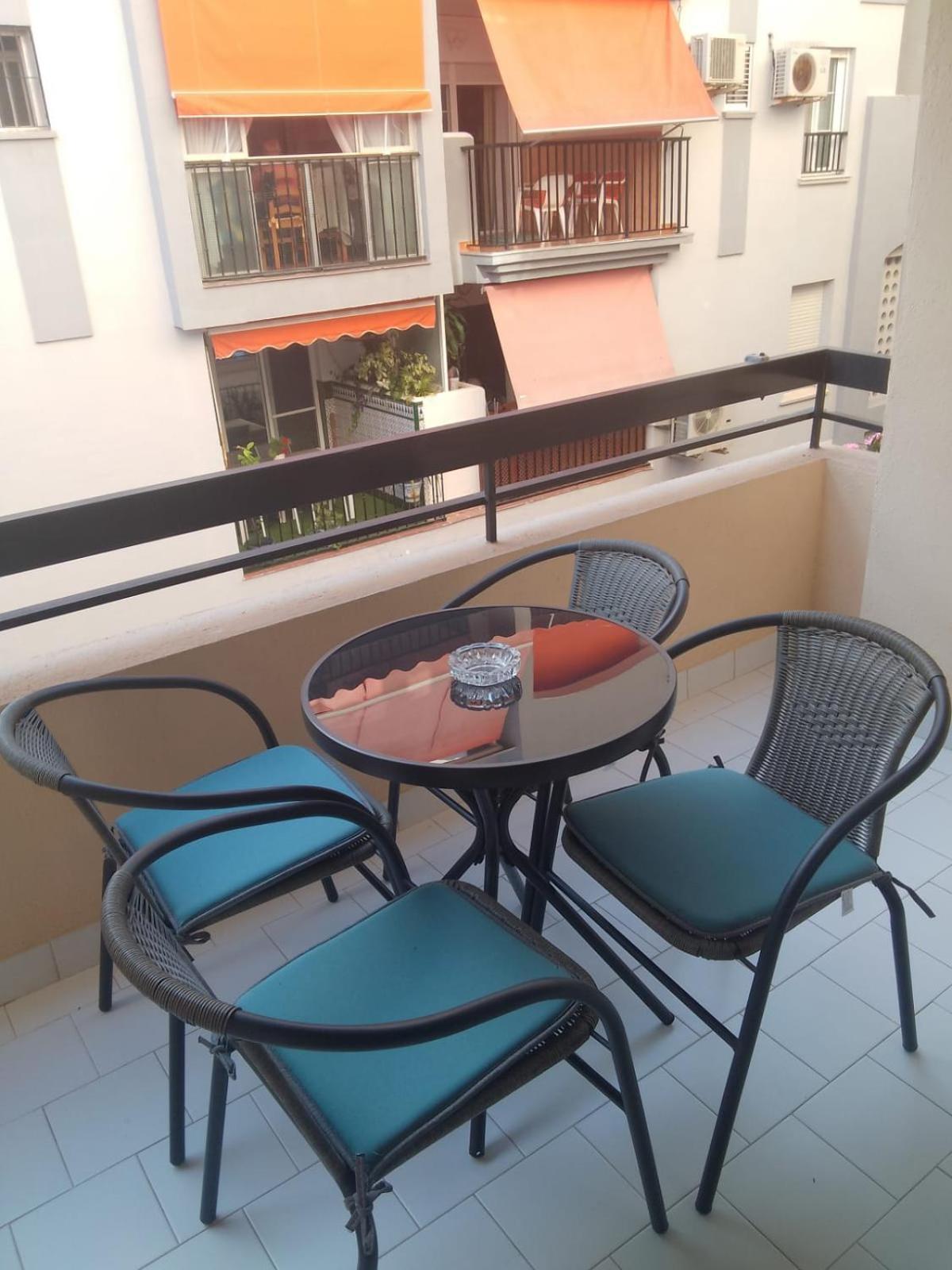 Puerto 2 & Parking