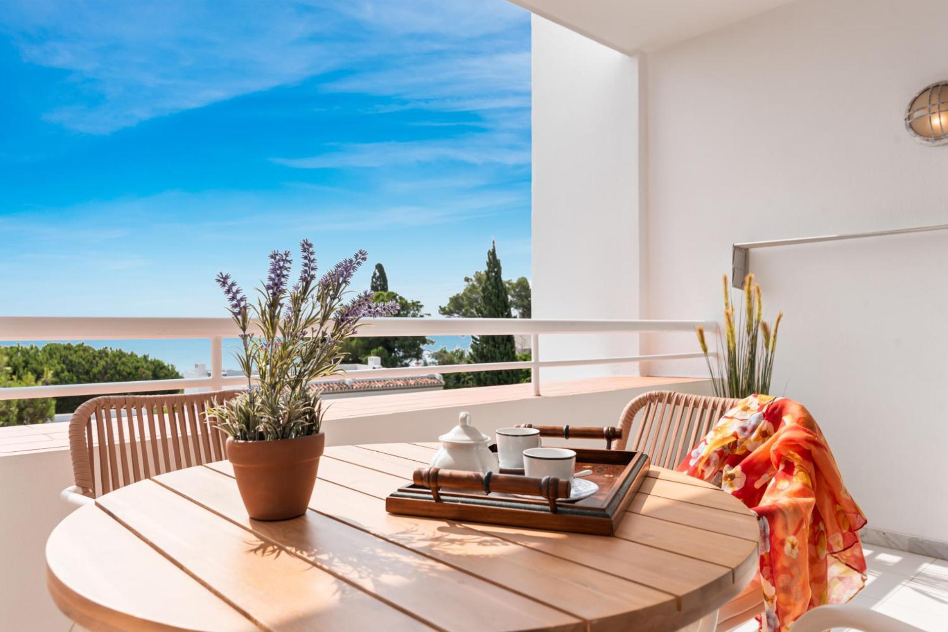 Apartment Close To The & Balcony With Sea Views Fuengirola