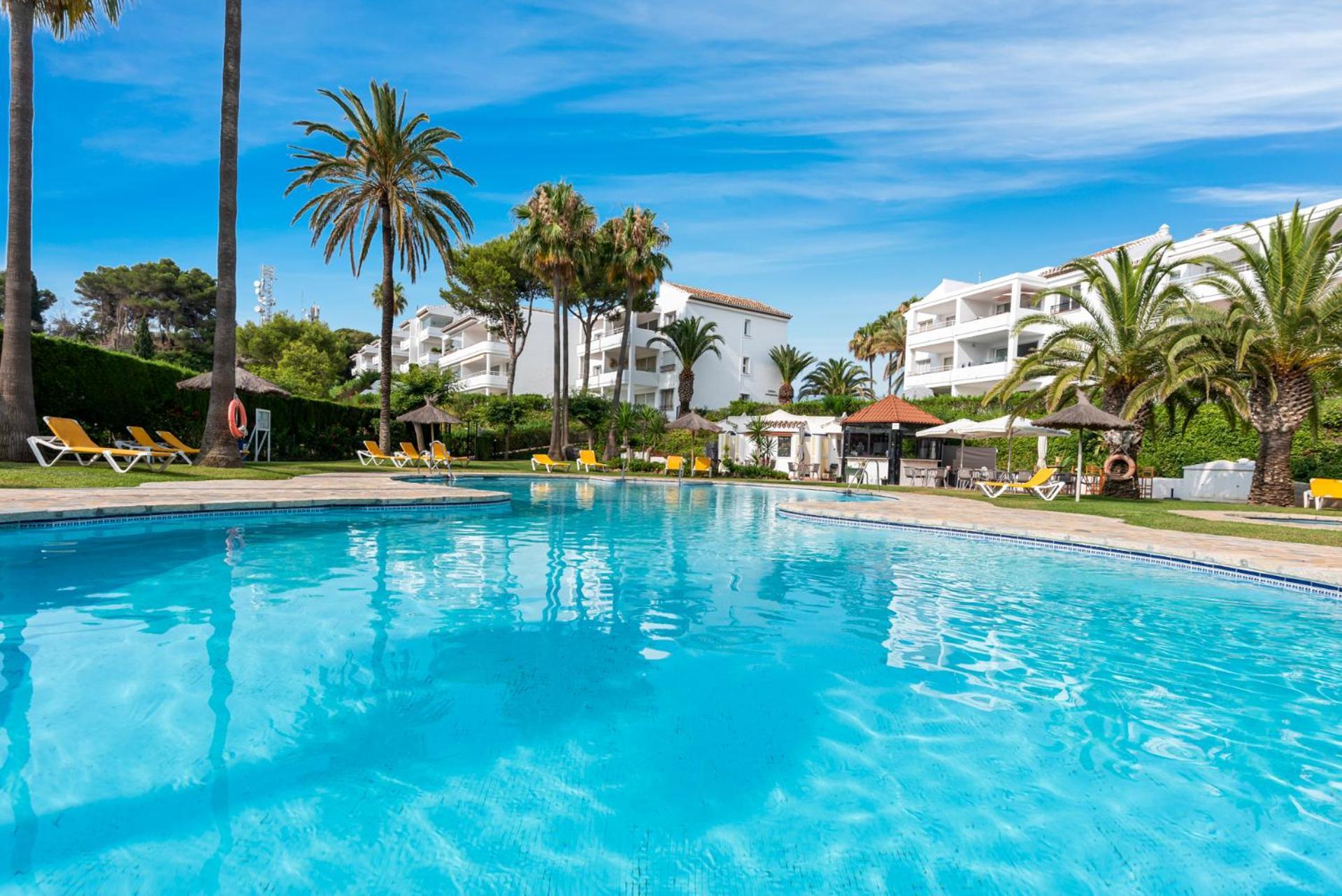Close To The & Balcony With Sea Views Apartment Fuengirola