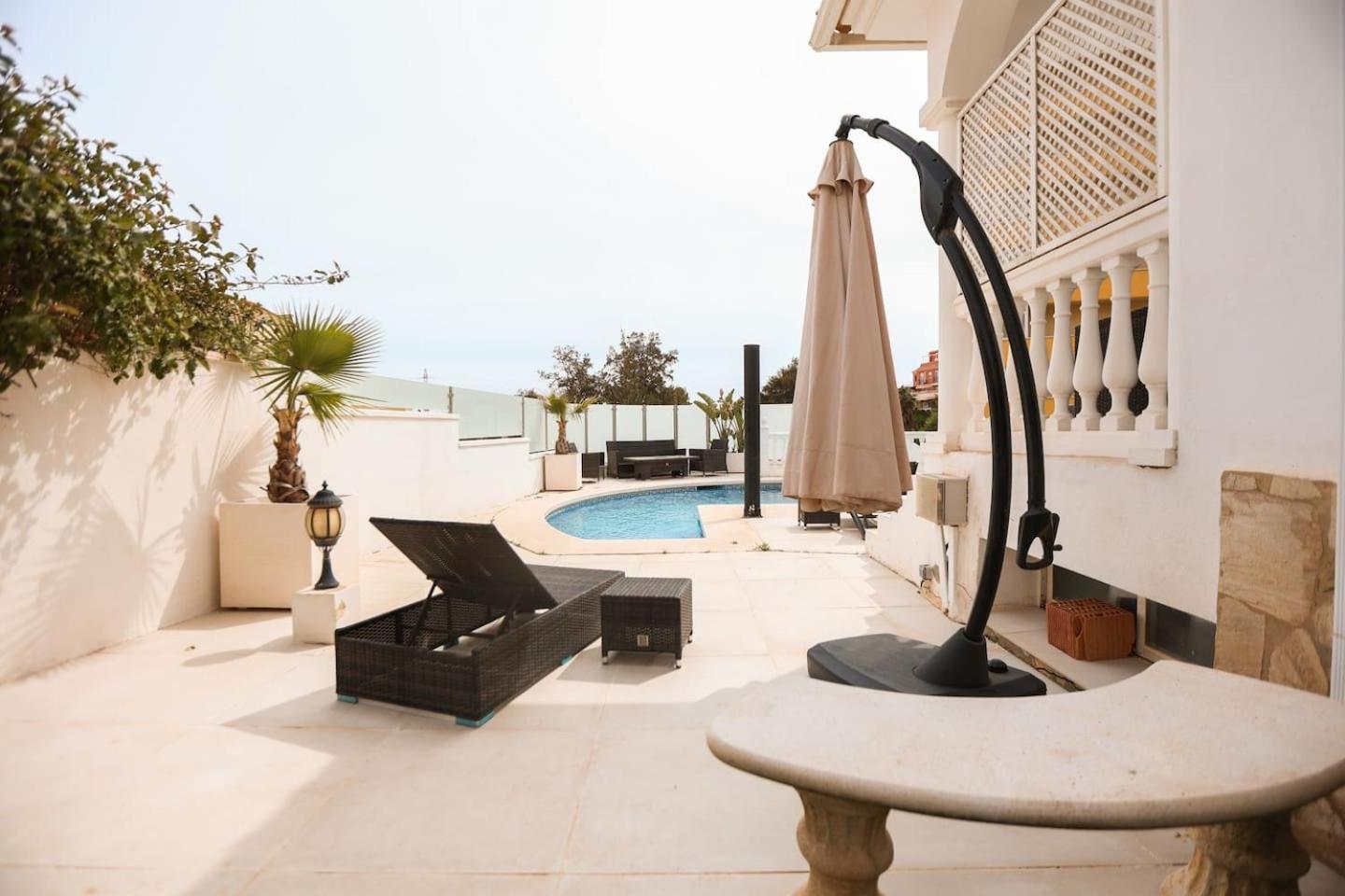 W Private Pool, Bbq And Your Own Pool Table Fuengirola