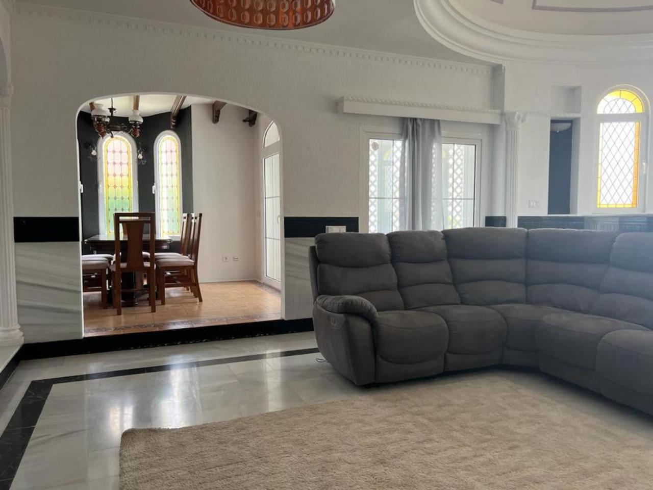 W Private Pool, Bbq And Your Own Pool Table Villa *