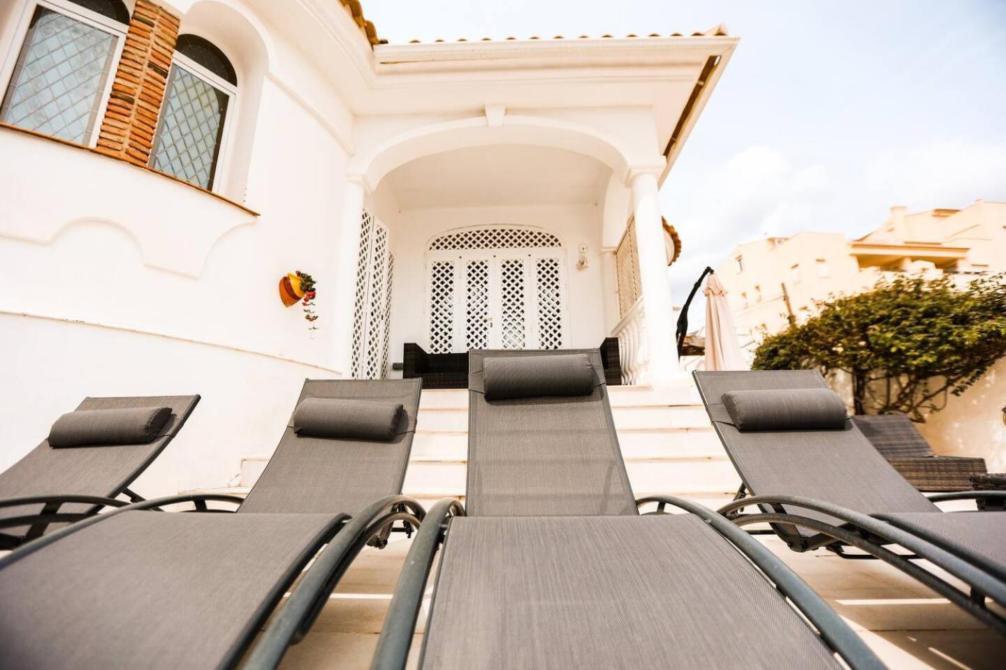 W Private Pool, Bbq And Your Own Pool Table Villa Fuengirola