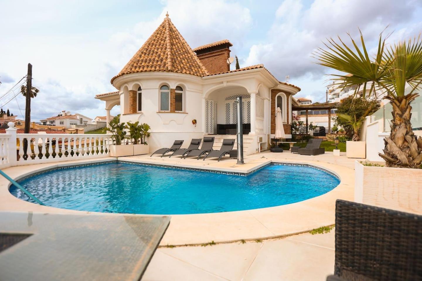 W Private Pool, Bbq And Your Own Pool Table *