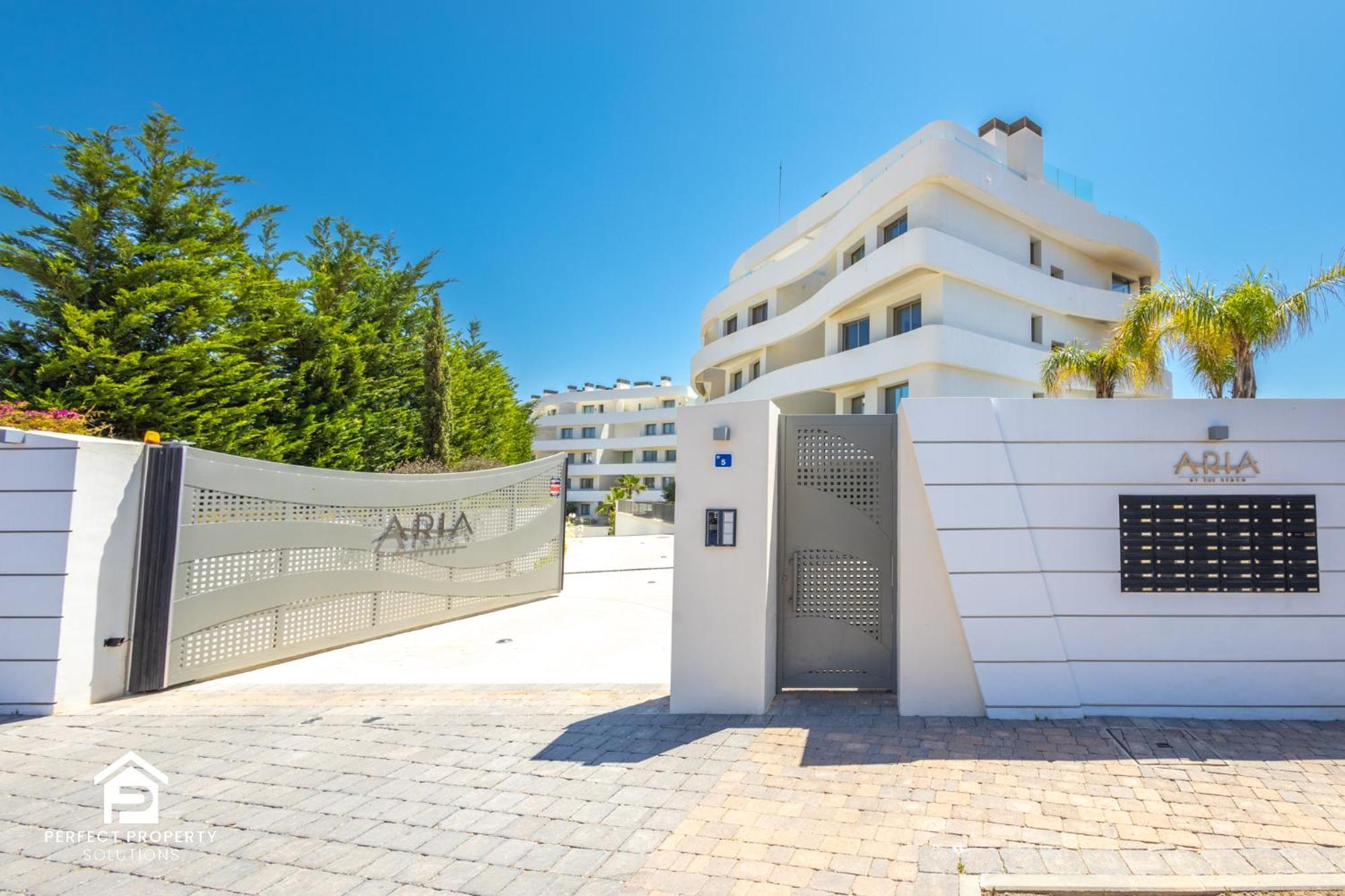Luxury Frontline In Aria With And Fitness *