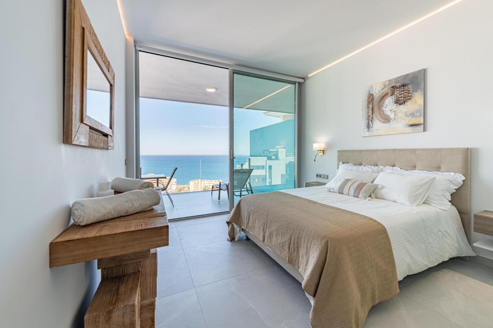 Luxury 2 Bedroom With Sea View *