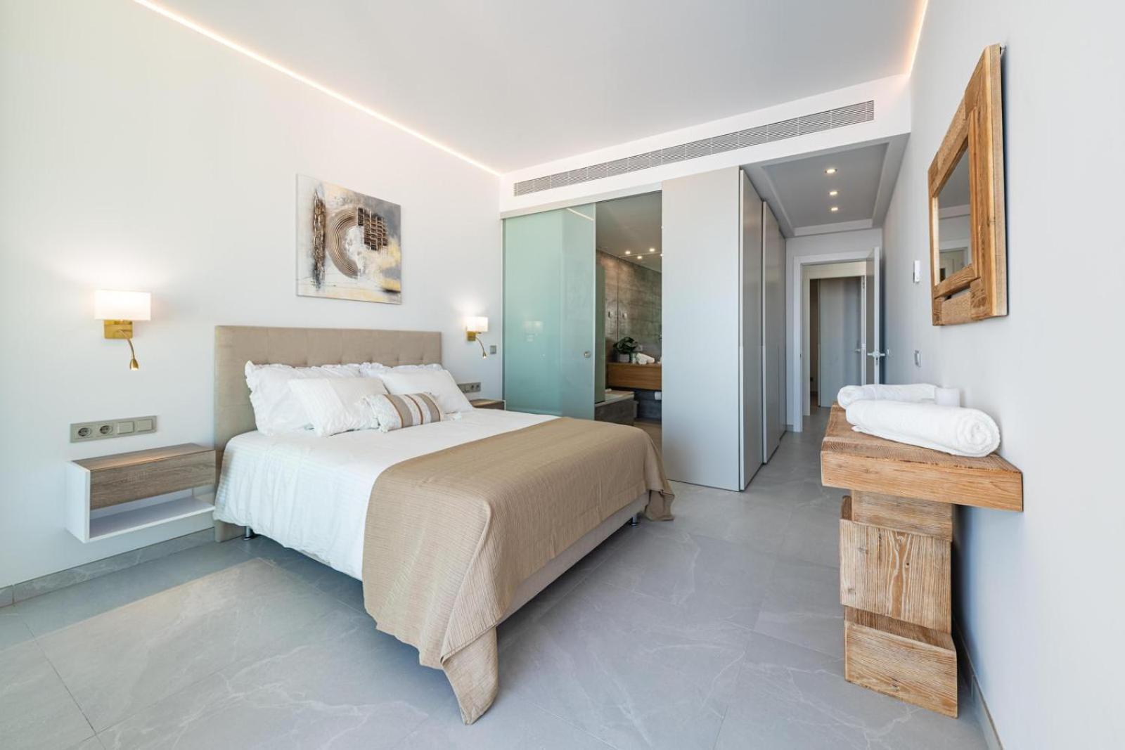 Luxury 2 Bedroom With Sea View Apartment