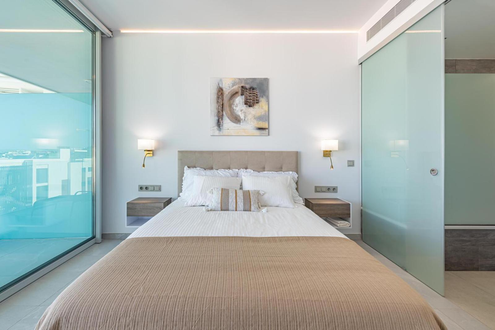 Apartment Luxury 2 Bedroom With Sea View *