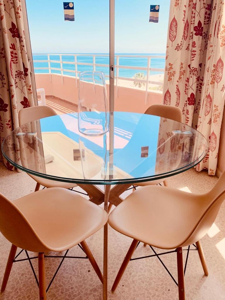 Ronda 3 Beachfront Apartment *