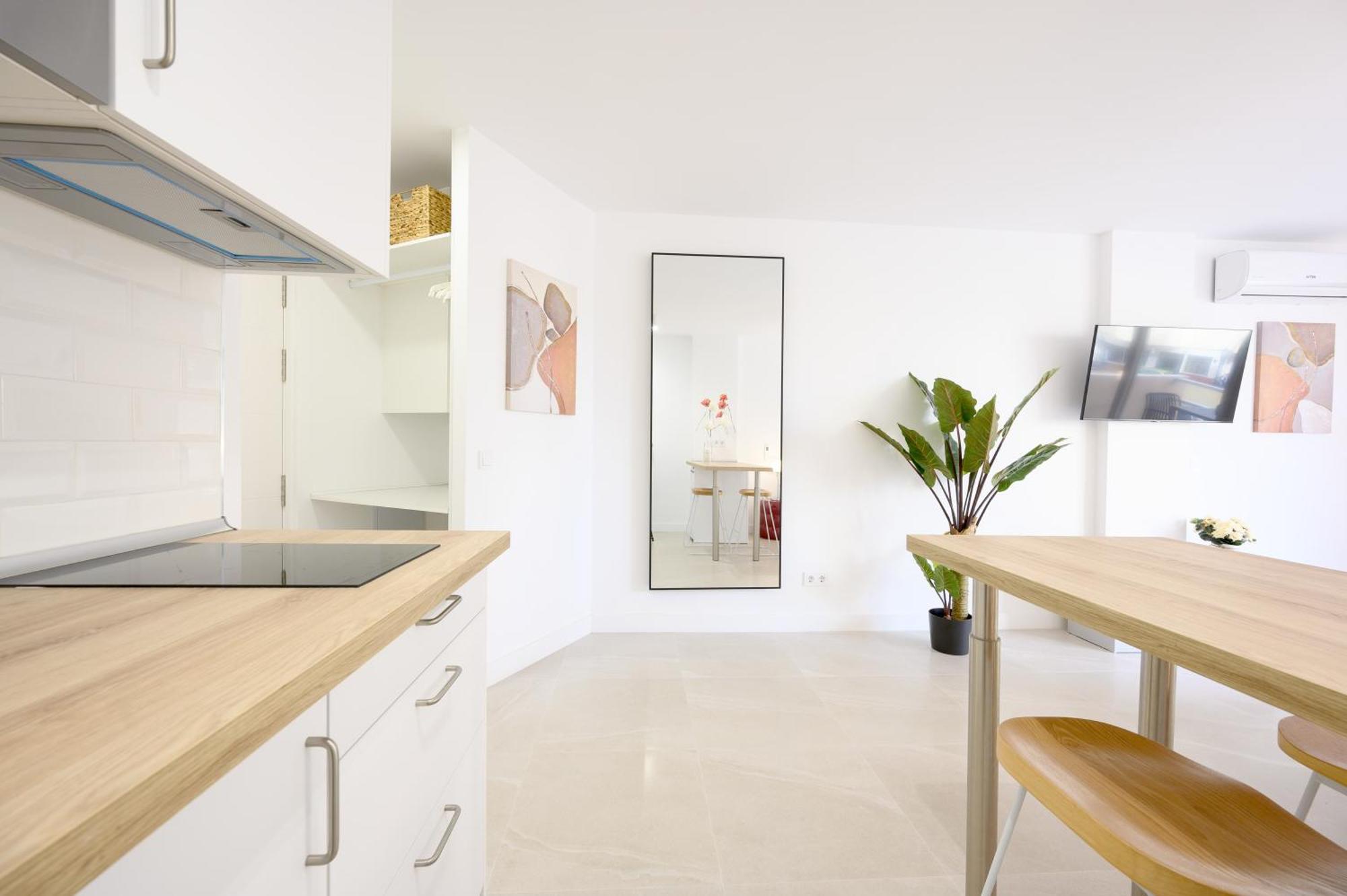 Veramar - Terrace, Pool & Parking By 10tosea *