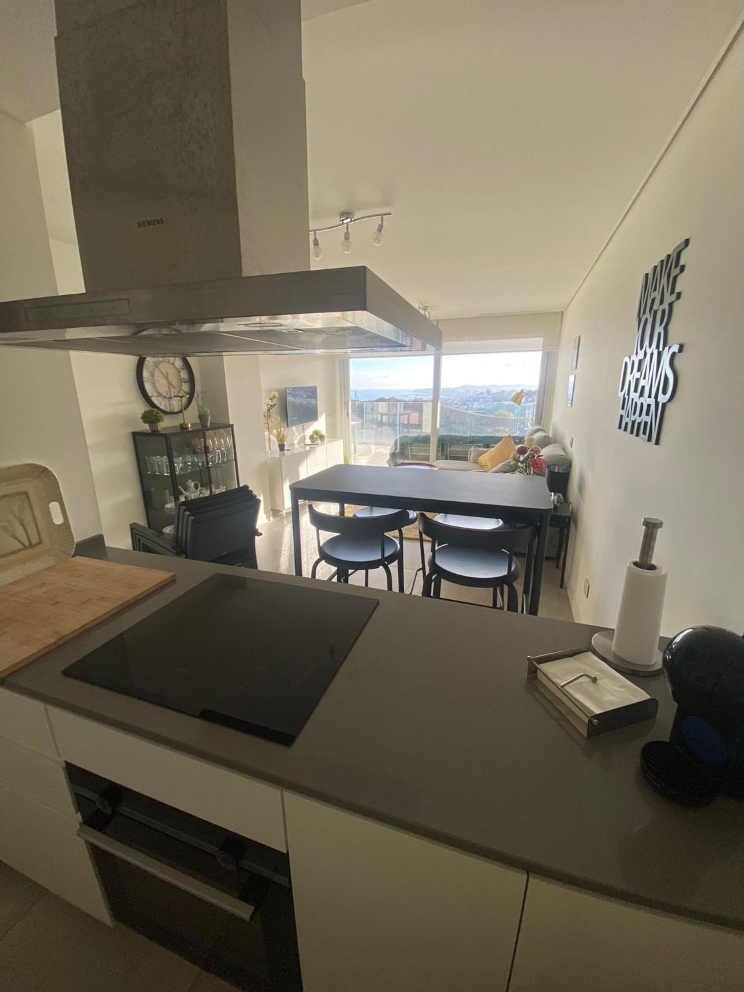 Sea Breeze Apartment *