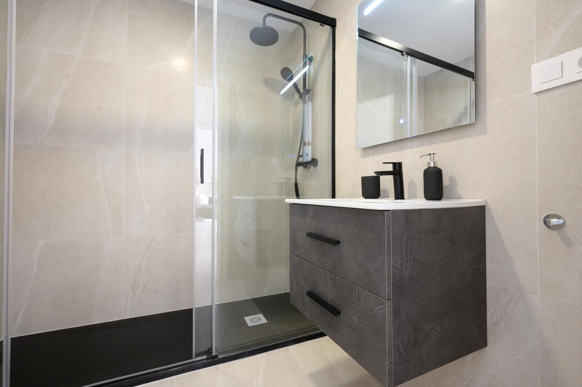 Luxury Oceanfront 3 Bedrooms & 2 Bath By 10tosea Fuengirola