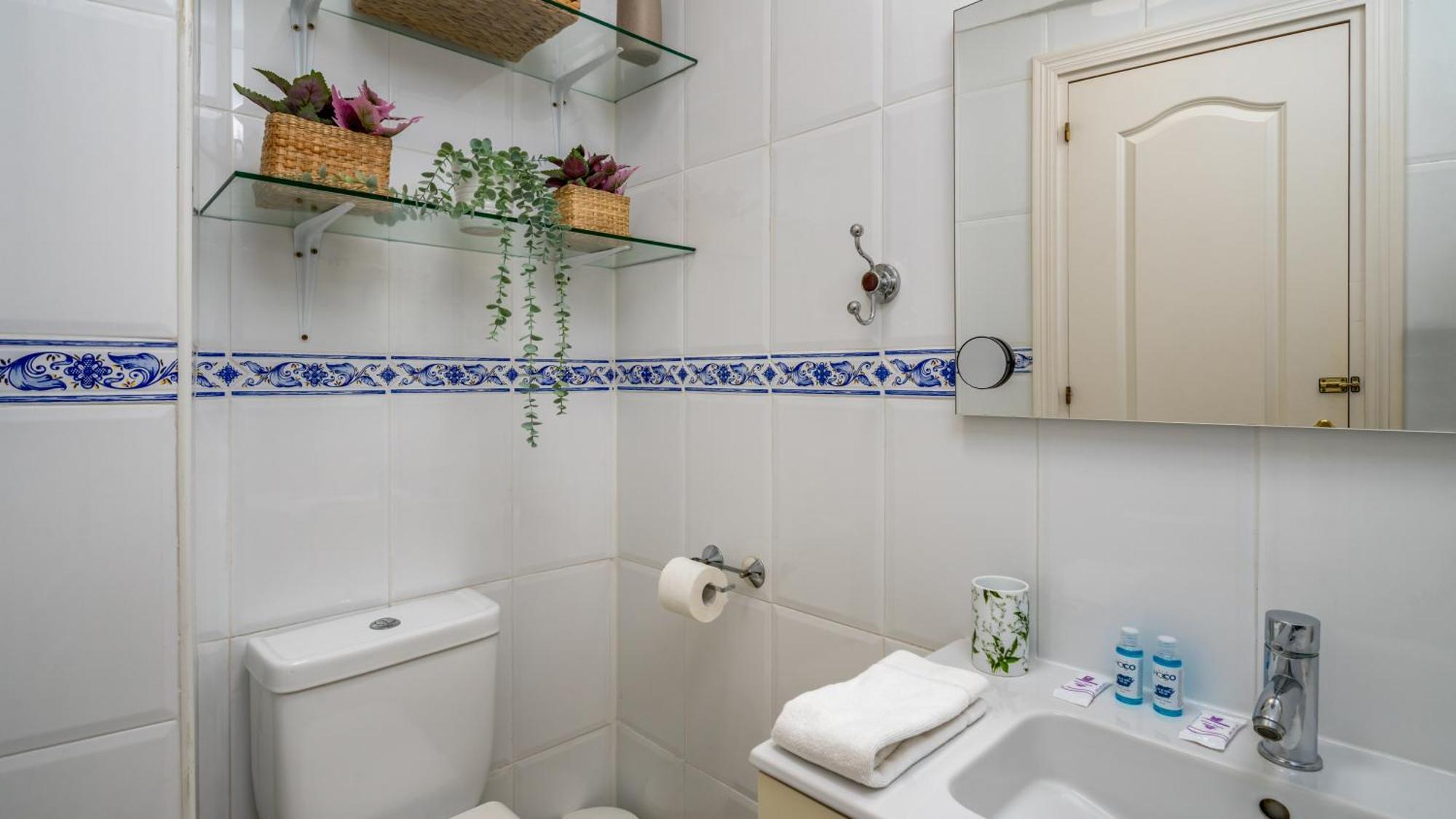 Seaside Bliss: 3 Bedroom With A View * Fuengirola