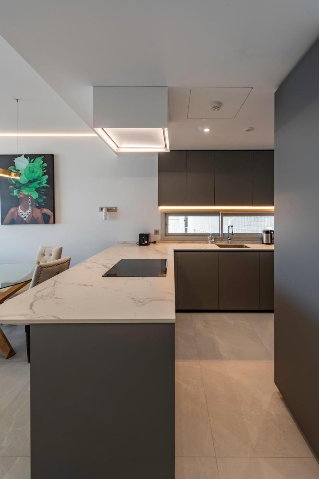 Apartment Golden Luxury 2 Bedroom Sea View