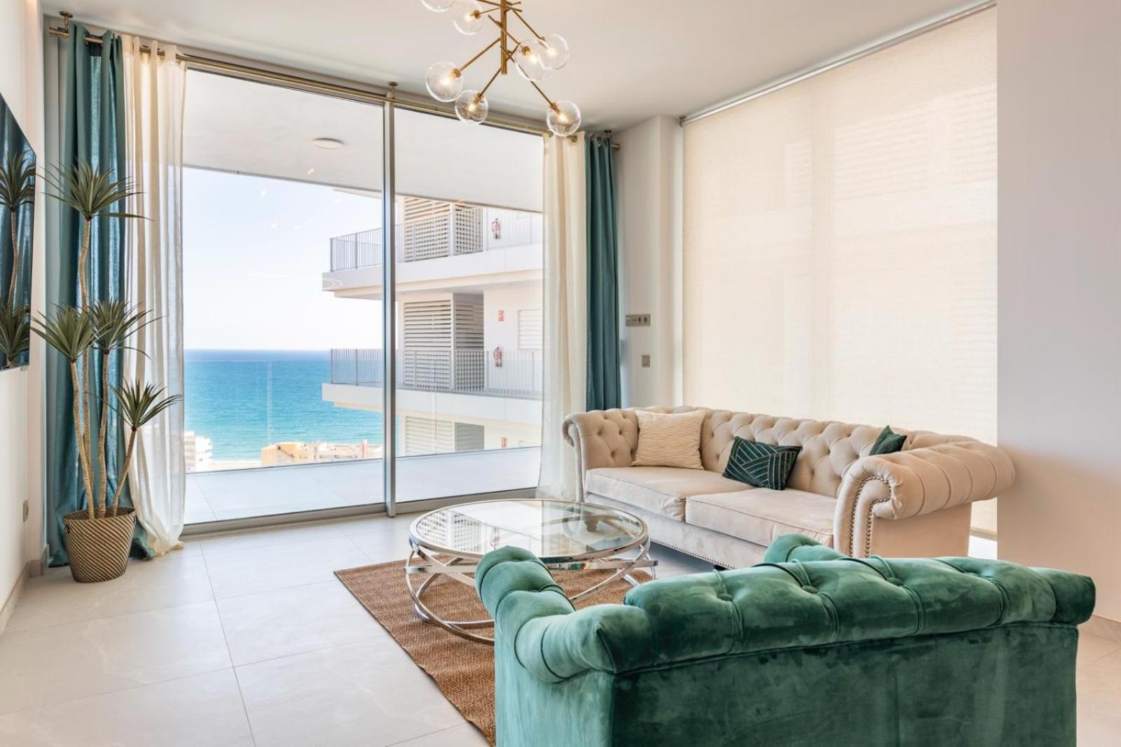 Apartment Golden Luxury 2 Bedroom Sea View