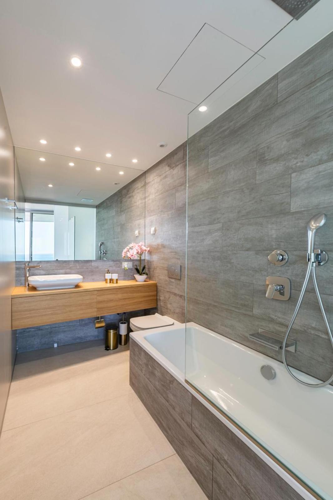 Apartment Golden Luxury 2 Bedroom Sea View