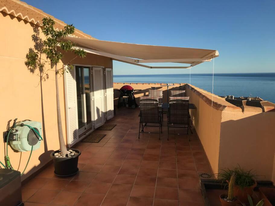Carvajal, 2-bedroom Sea View Penthouse Fuengirola