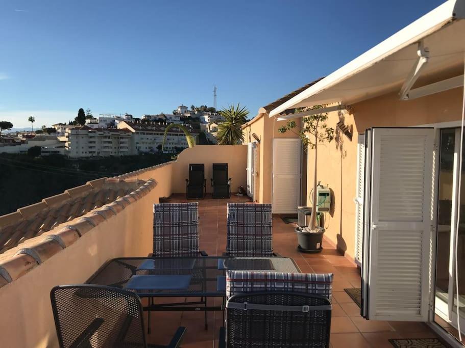 Carvajal, 2-bedroom Sea View Penthouse Apartment Fuengirola