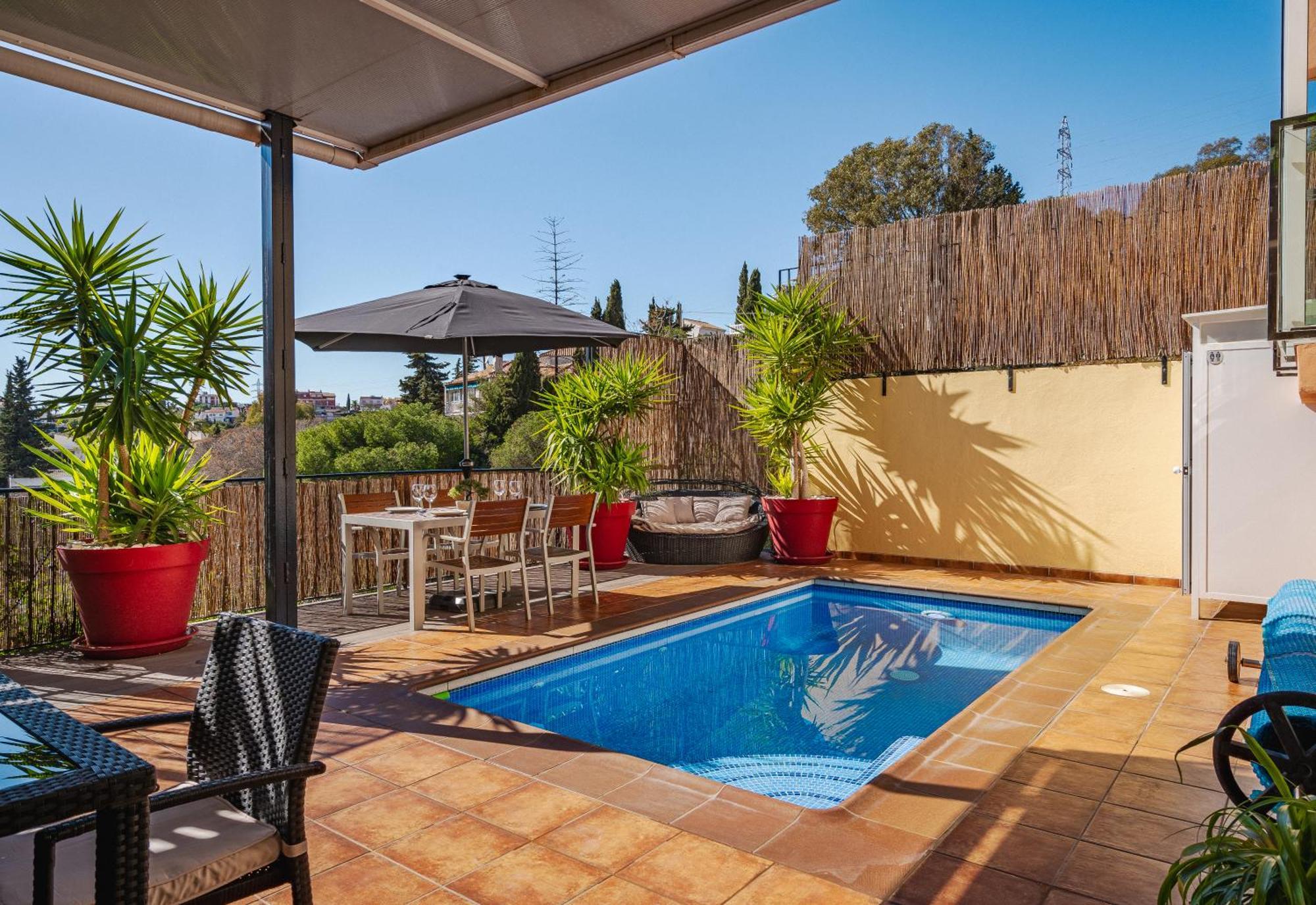 Bella Vista - Modern Private With 5 Bedrooms, Divided Into 2 Apartments, Sea View, And Pool Villa *