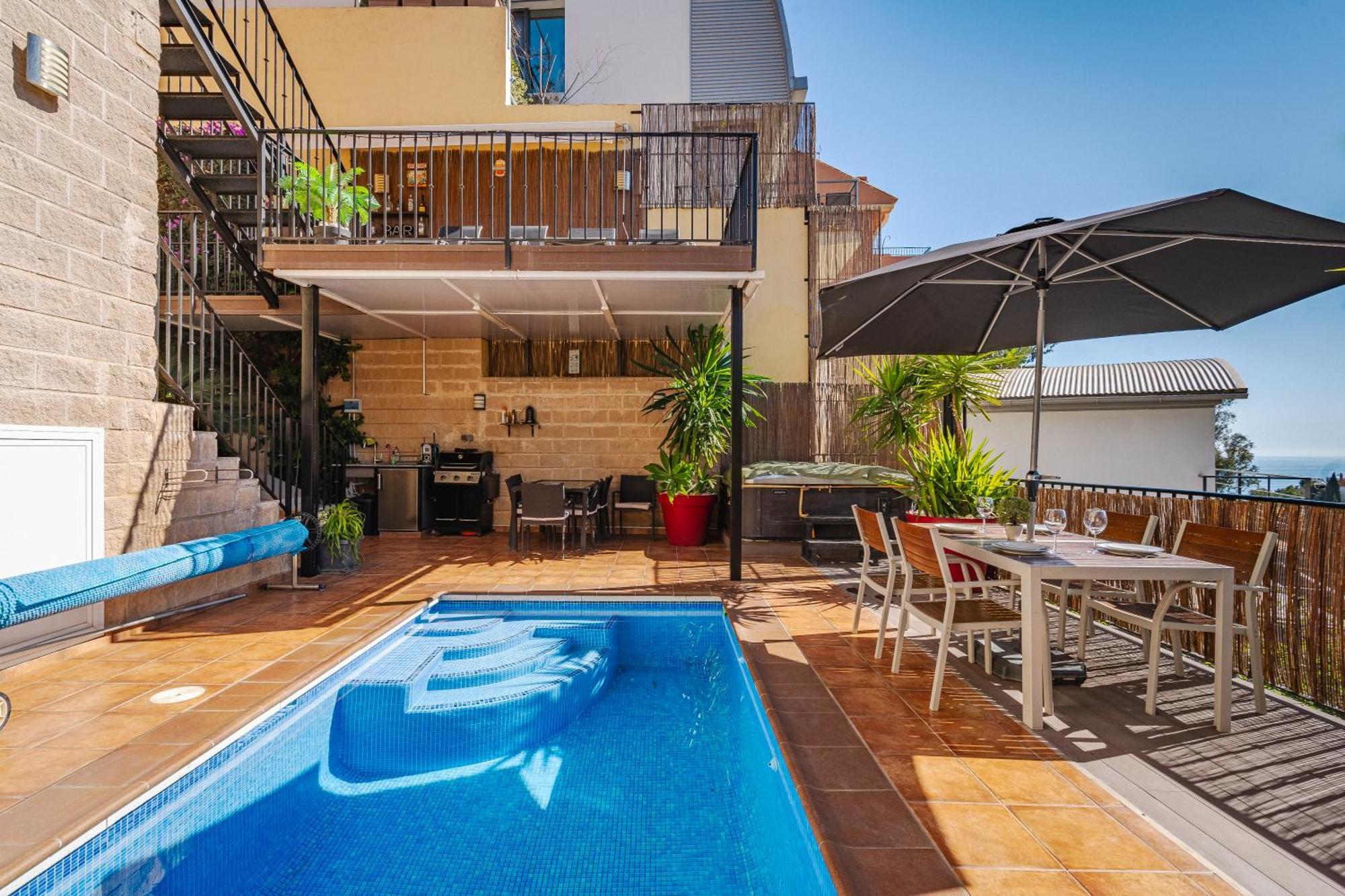 Bella Vista - Modern Private With 5 Bedrooms, Divided Into 2 Apartments, Sea View, And Pool *