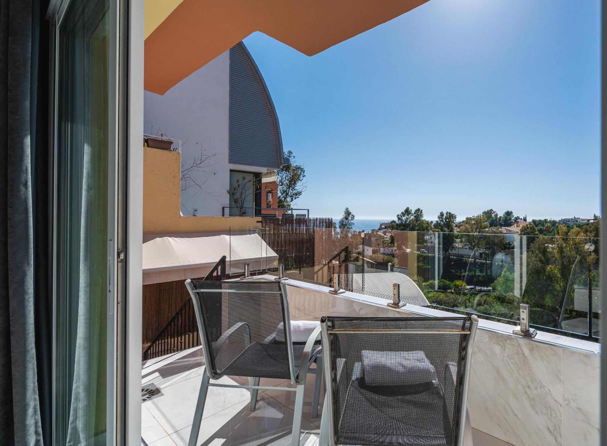 Bella Vista - Modern Private With 5 Bedrooms, Divided Into 2 Apartments, Sea View, And Pool