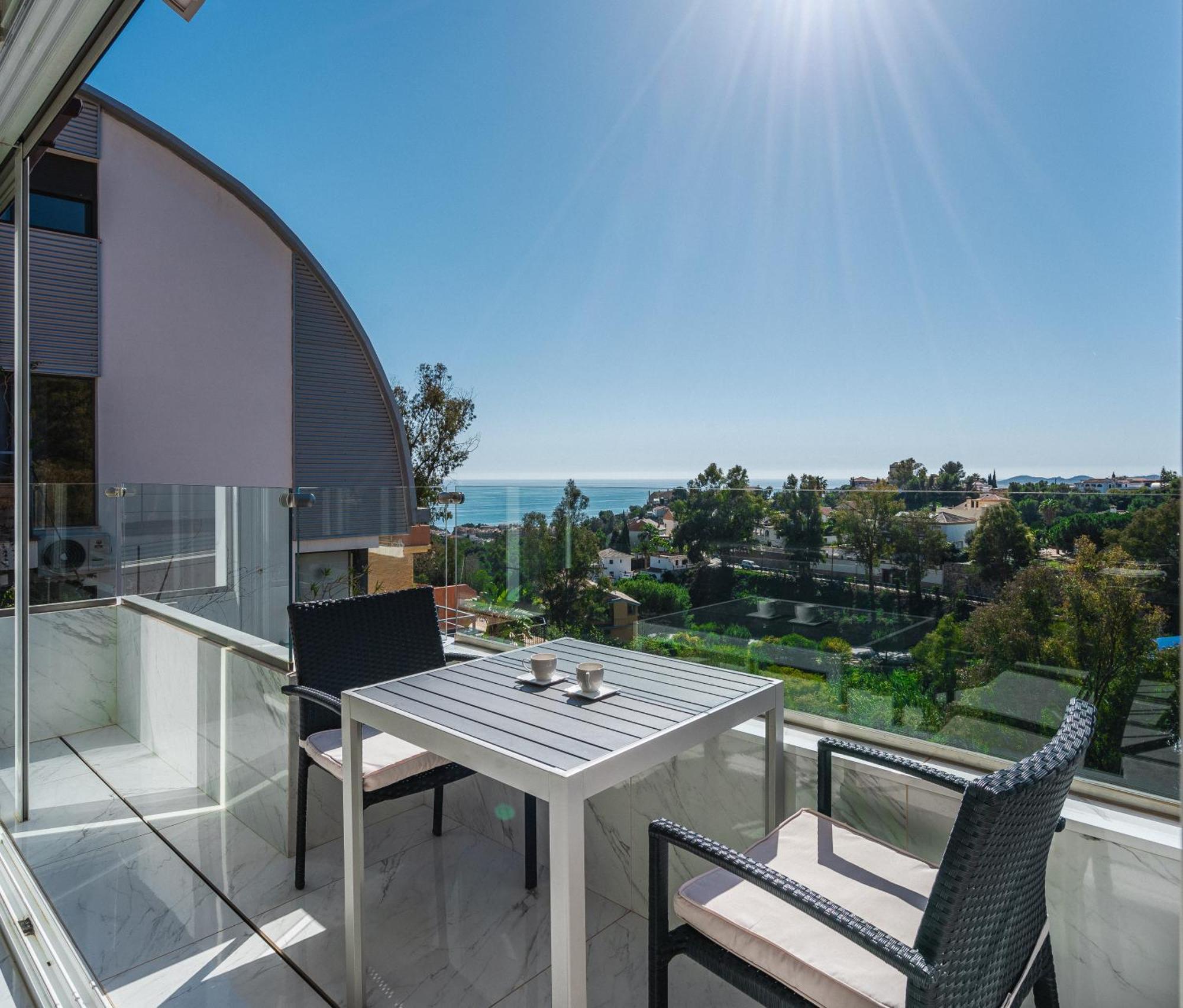 Villa Bella Vista - Modern Private With 5 Bedrooms, Divided Into 2 Apartments, Sea View, And Pool Fuengirola