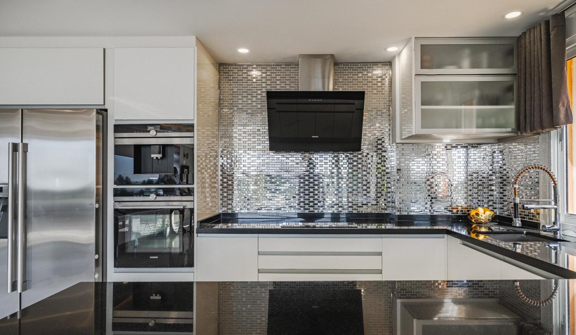 Bella Vista - Modern Private With 5 Bedrooms, Divided Into 2 Apartments, Sea View, And Pool Fuengirola