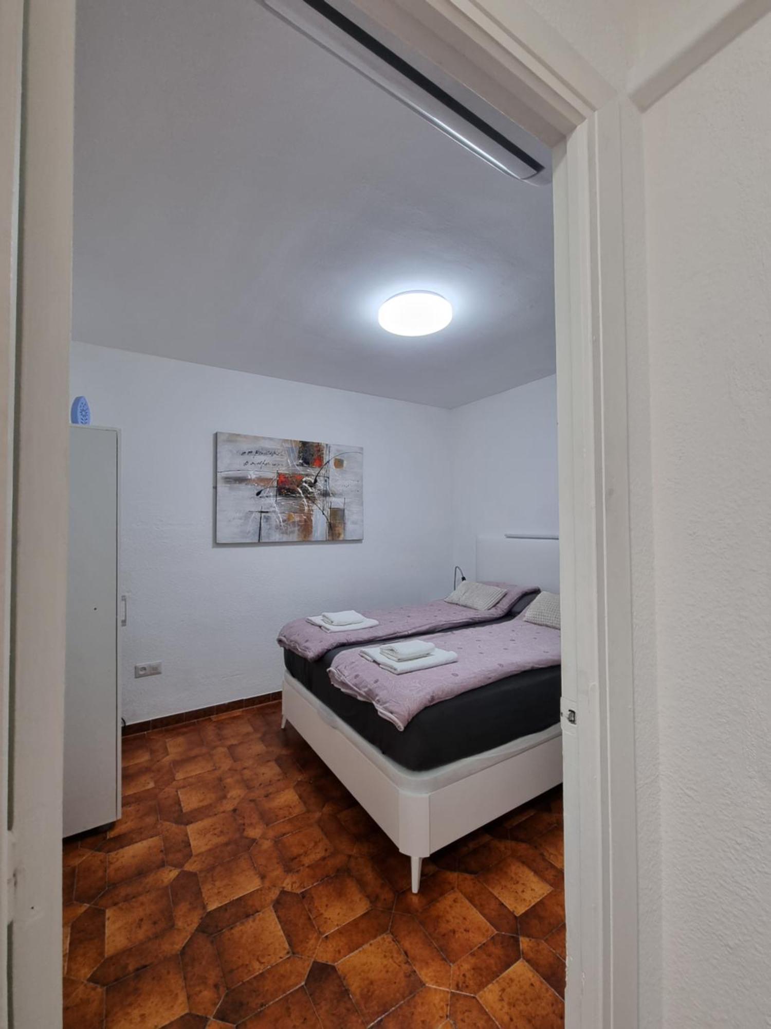 Comfortable One Bedroom *