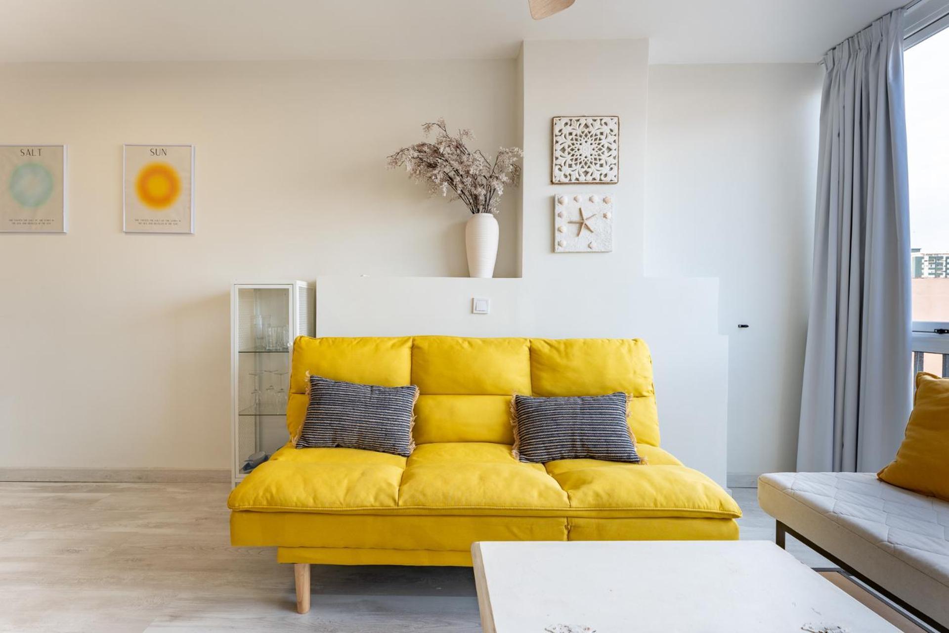 Bhost - Gaviotas Fuengirola