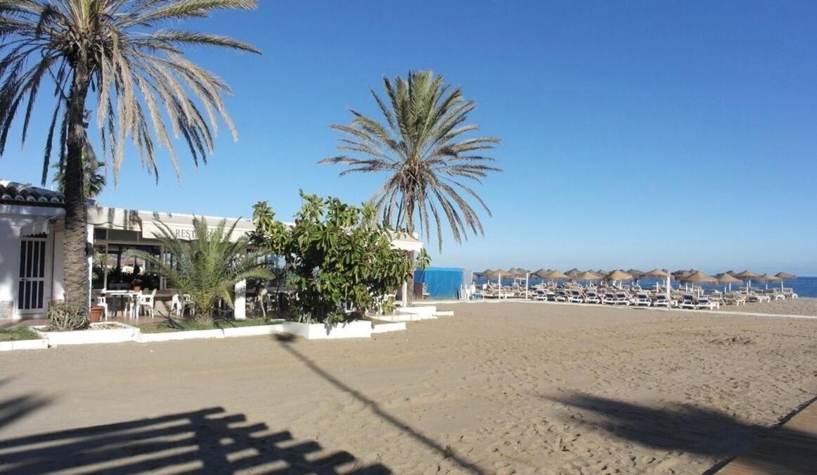 Apartamento On The Beach, Fantastic Sea And Pool Views, 2 Bedroom