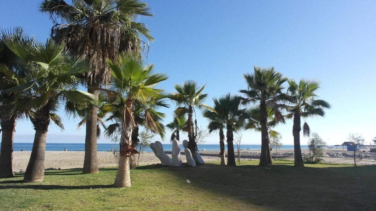 On The Beach, Fantastic Sea And Pool Views, 2 Bedroom Apartamento Fuengirola