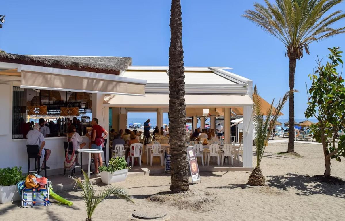 On The Beach, Fantastic Sea And Pool Views, 2 Bedroom