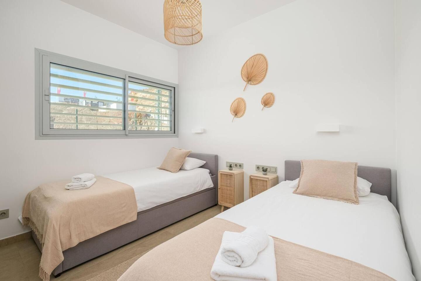 Med Two Luxury With Sea View Huoneisto